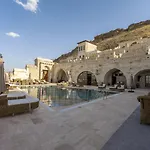 Отель Kayakapi Premium Caves Cappadocia 5*