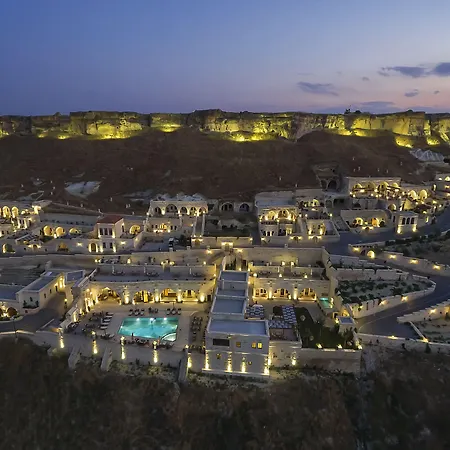 كابادوكيا بريميوم كيفز ككابادوكيا فندق أوروغوبْ